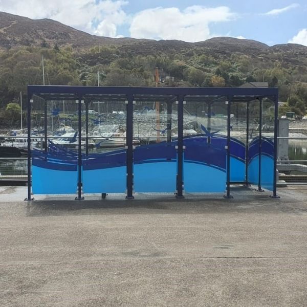 Wachtruimte in stijl voor passagiers Maillaig Harbour, Schotland